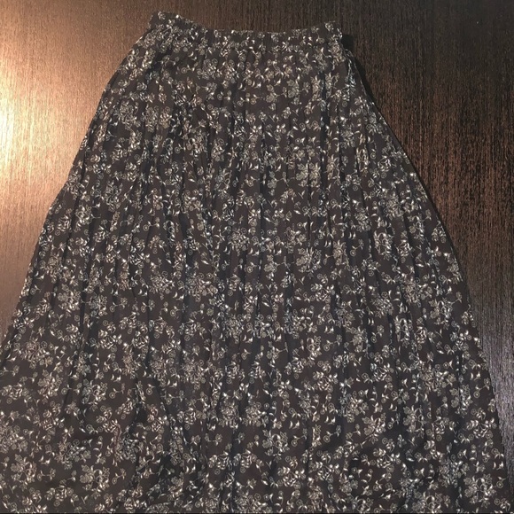 Uniqlo Black Pleated Maxi Skirt - Picture 9 of 13